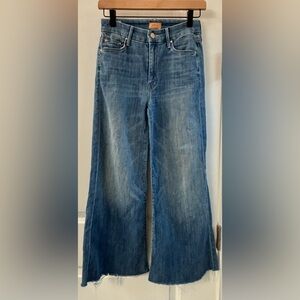 MOTHER Denim Size 25 Roller Crop Snippet Flare Jeans in Lucky Strike Medium Wash